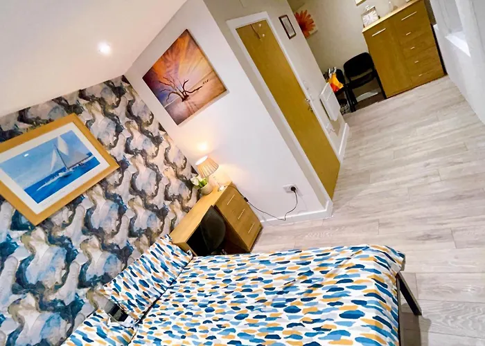 Attractive Studio Flat Bradford City Center